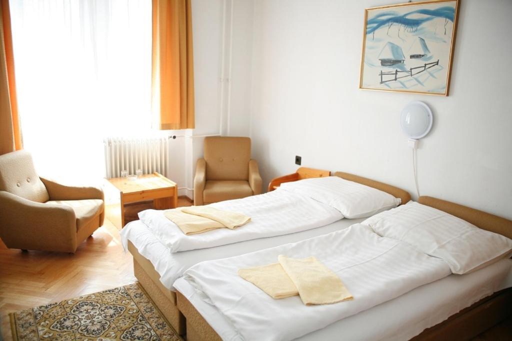 Hotel Bara Gellert Boedapest Buitenkant foto