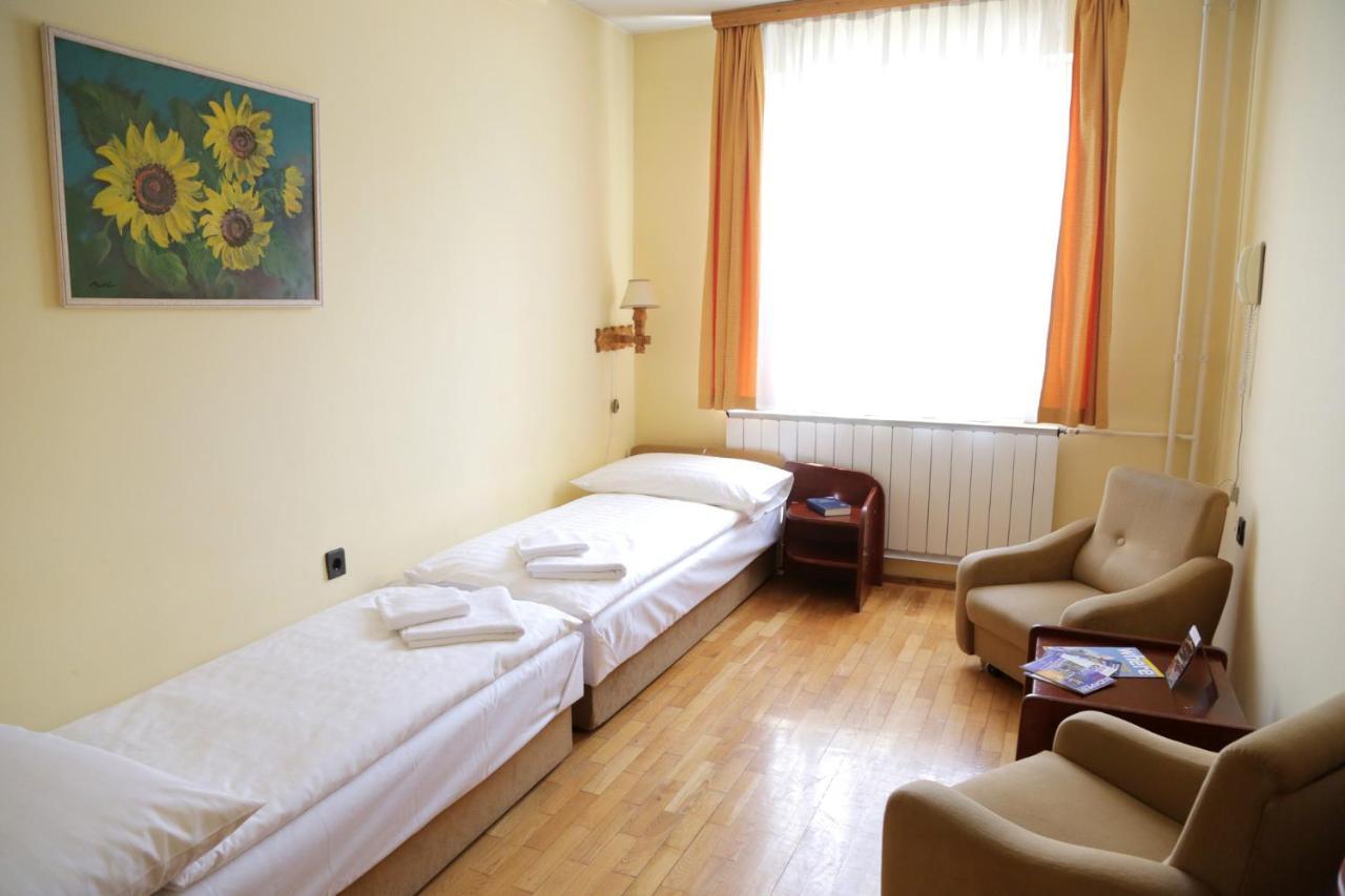 Hotel Bara Gellert Boedapest Buitenkant foto